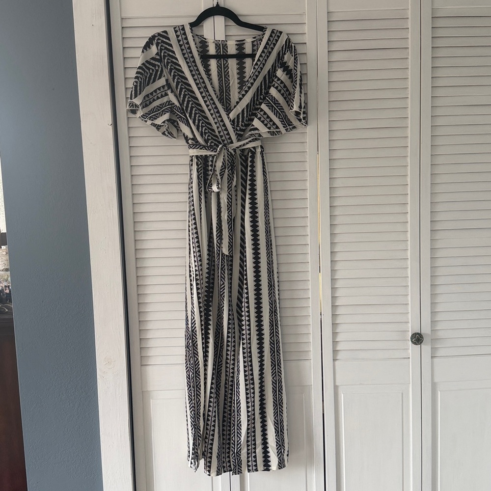 SHEIN Black and White Patterned Maxi Dress
